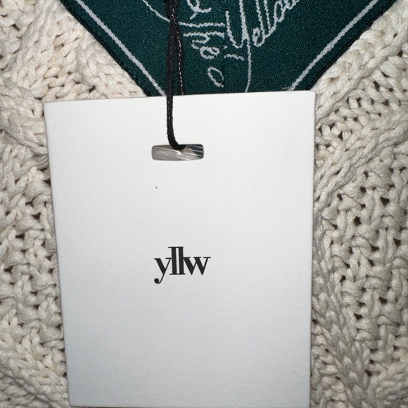 Cable Knit Cream Sweater - Picture 4 of 4